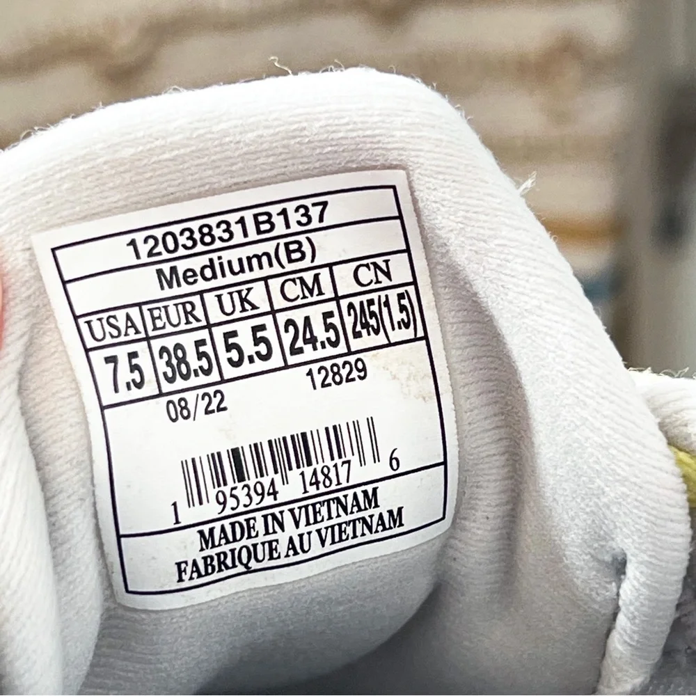 Brooks Women's White and Yellow Running Shoes - Picture 7 of 8